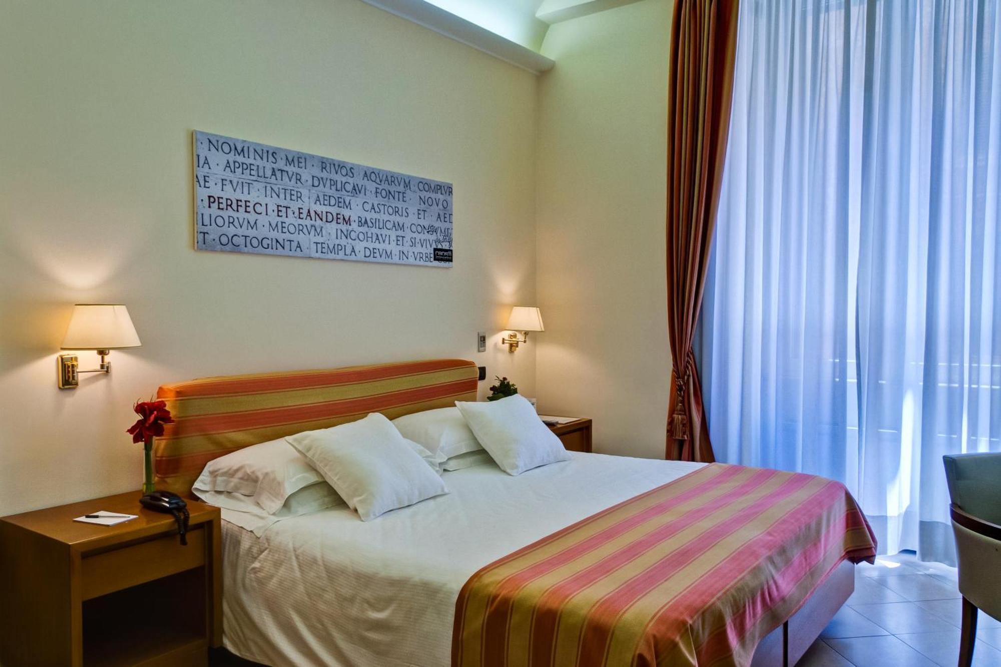 Crosti Hotel — Fotos 3